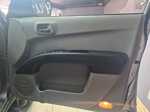 2009-Mitsubishi-Triton-32-DI-D-4x4-Auto-Double-Cab image:11