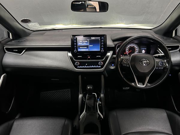 2022-Toyota-Corolla-Cross-18-XS image:10