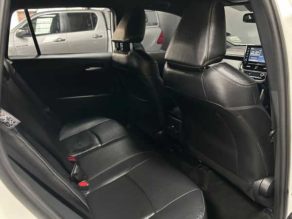 2022-Toyota-Corolla-Cross-18-XS image:14