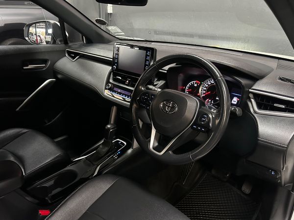 2022-Toyota-Corolla-Cross-18-XS image:8