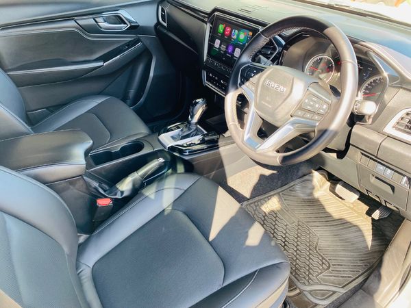 2024-Isuzu-D-Max-30-DDI-V-Cross-HR-Auto-Double-Cab image:10
