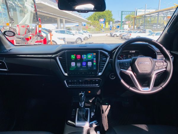 2024-Isuzu-D-Max-30-DDI-V-Cross-HR-Auto-Double-Cab image:8