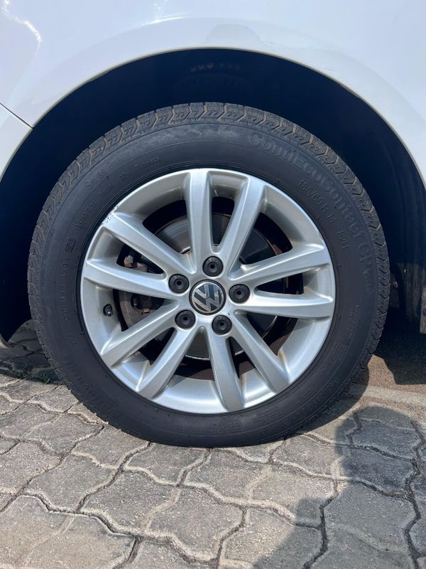 2011-Volkswagen-Polo-Vivo-14 image:13