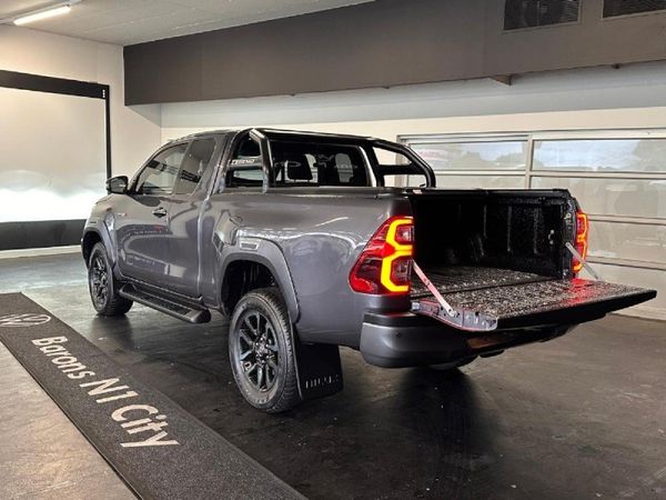 2023-Toyota-Hilux-28-GD-6-Raised-Body-Legend-Auto-Extended-Cab image:6