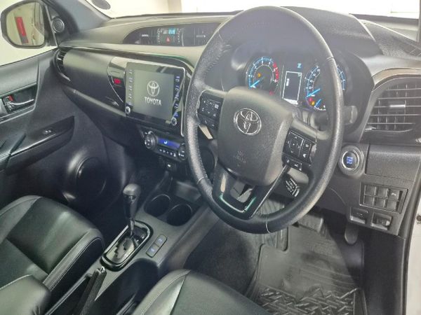 2022-Toyota-Hilux-28-GD-6-Raised-Body-Legend-Auto-Double-Cab image:9
