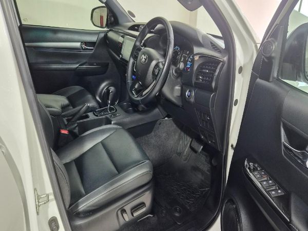 2022-Toyota-Hilux-28-GD-6-Raised-Body-Legend-Auto-Double-Cab image:7
