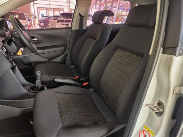 2022-Volkswagen-Polo-Vivo-14-Trendline-5-dr image:15