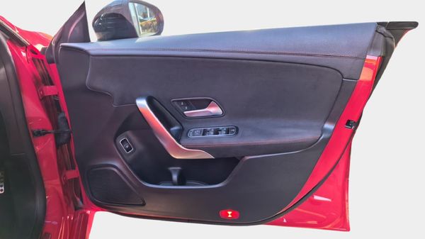 2019-Mercedes-Benz-CLA-200-Auto image:20