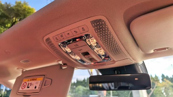 2019-Mercedes-Benz-CLA-200-Auto image:22