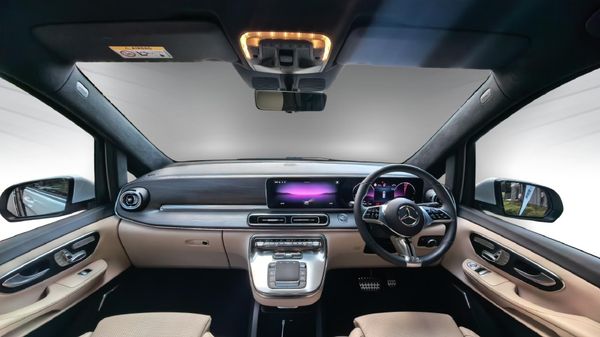 2025-Mercedes-Benz-V-Class-V300d-Exclusive image:11