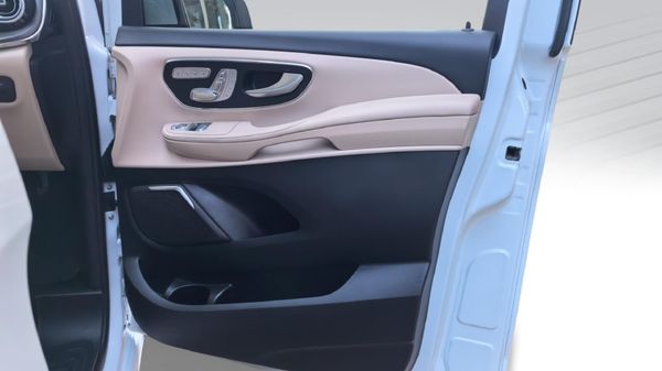 2025-Mercedes-Benz-V-Class-V300d-Exclusive image:20