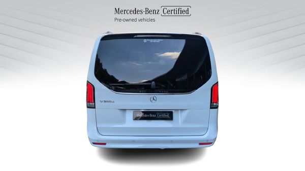2025-Mercedes-Benz-V-Class-V300d-Exclusive image:3