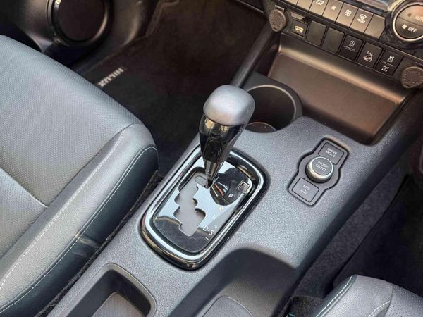 2026-Toyota-Hilux-28-GD-6-RB-Legend-RS-4x4-Double-Cab-Auto-mhev image:10