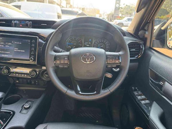 2026-Toyota-Hilux-28-GD-6-RB-Legend-RS-4x4-Double-Cab-Auto-mhev image:13