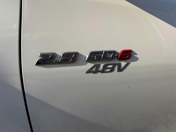 2026-Toyota-Hilux-28-GD-6-RB-Legend-RS-4x4-Double-Cab-Auto-mhev image:15
