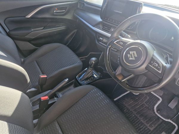 2025-Suzuki-Swift-12-GLX-Auto image:4