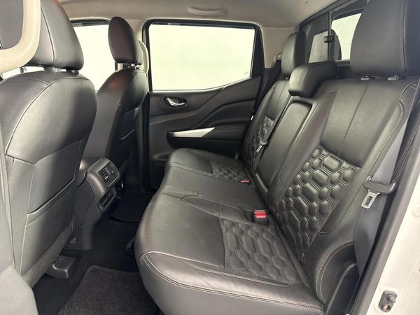 2022-Nissan-Navara-25-DDTi-LE-Plus-4X4-Auto-Double-Cab image:2