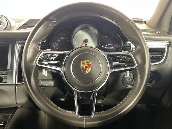 2015-Porsche-Macan-S image:12