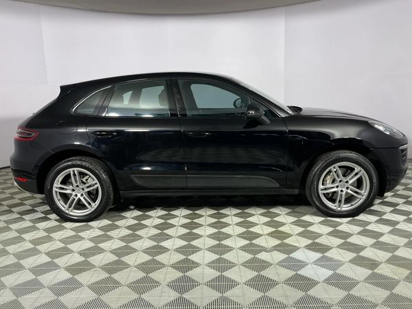 2015-Porsche-Macan-S image:17