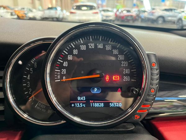2015-MINI-Hatch-Cooper-S-Auto image:10