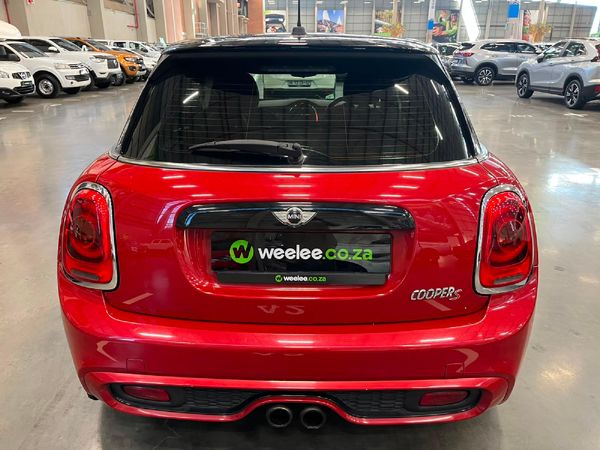 2015-MINI-Hatch-Cooper-S-Auto image:5