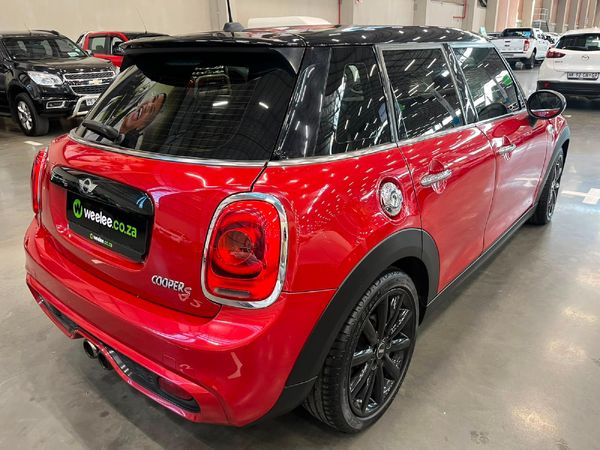 2015-MINI-Hatch-Cooper-S-Auto image:6