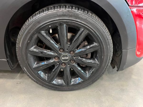 2015-MINI-Hatch-Cooper-S-Auto image:8