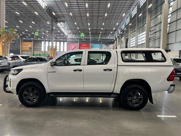 2021-Toyota-Hilux-24-GD-6-Raised-Body-Raider-Auto-Double-Cab image:5