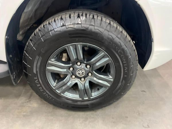 2021-Toyota-Hilux-24-GD-6-Raised-Body-Raider-Auto-Double-Cab image:8