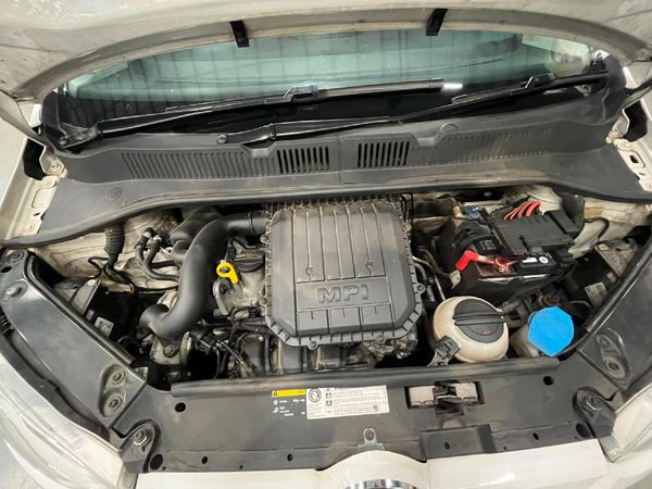 2016-Volkswagen-Up-Cross-Up-10-5-dr image:12