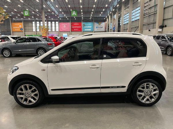 2016-Volkswagen-Up-Cross-Up-10-5-dr image:5