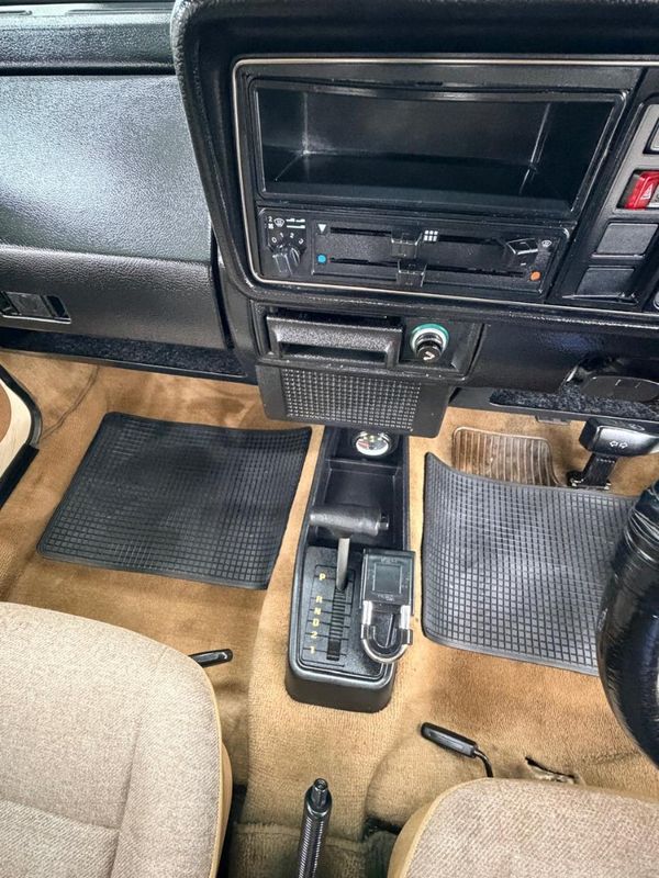 1989-Volkswagen-Fox-1600-L image:9