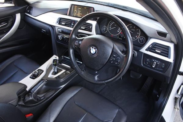 2013-BMW-3-Series-320d-Auto image:10