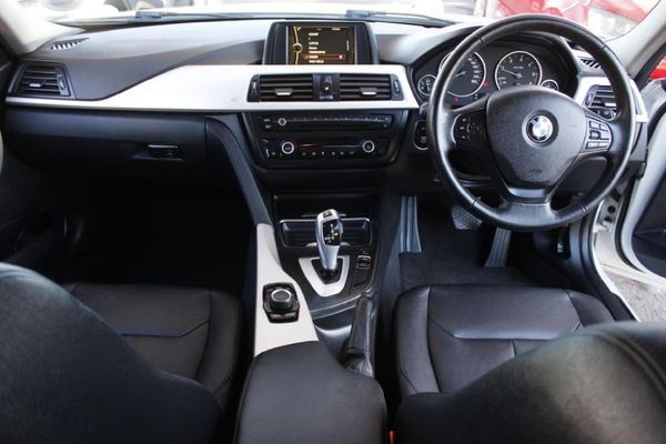 2013-BMW-3-Series-320d-Auto image:13