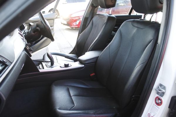 2013-BMW-3-Series-320d-Auto image:15