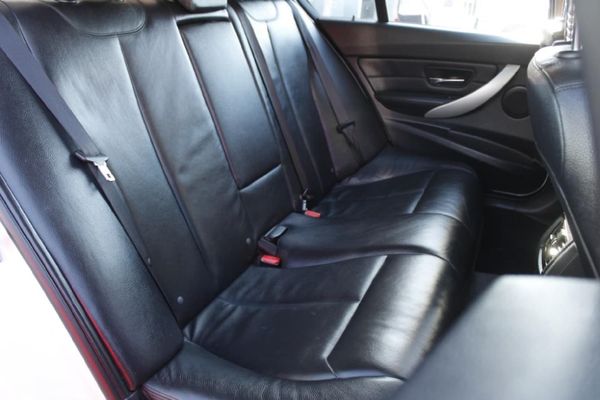 2013-BMW-3-Series-320d-Auto image:17