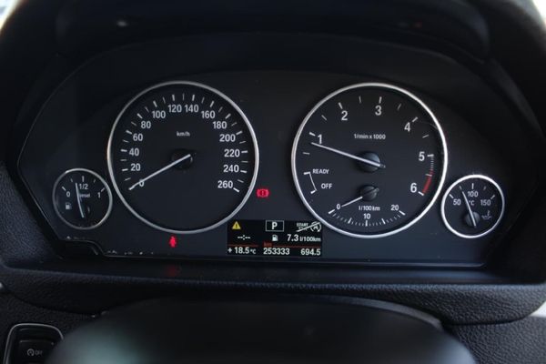 2013-BMW-3-Series-320d-Auto image:19