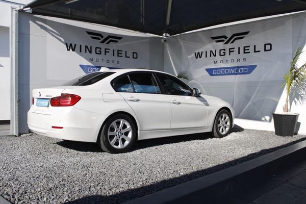 2013-BMW-3-Series-320d-Auto image:3