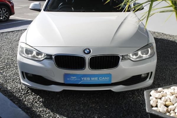 2013-BMW-3-Series-320d-Auto image:7
