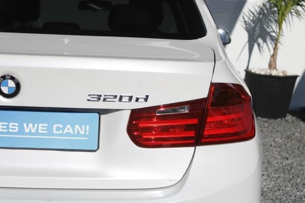 2013-BMW-3-Series-320d-Auto image:8