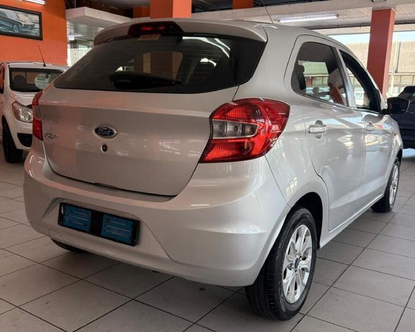 2018-Ford-Figo-15-Titanium-5-dr image:3