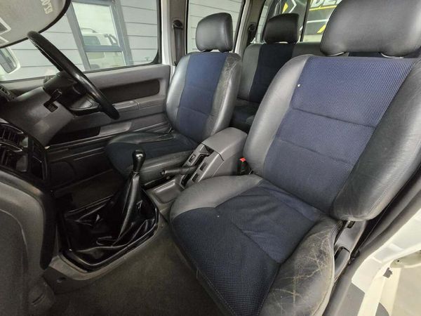 2004-Nissan-Hardbody-3000TD-SEL-Double-Cab image:7