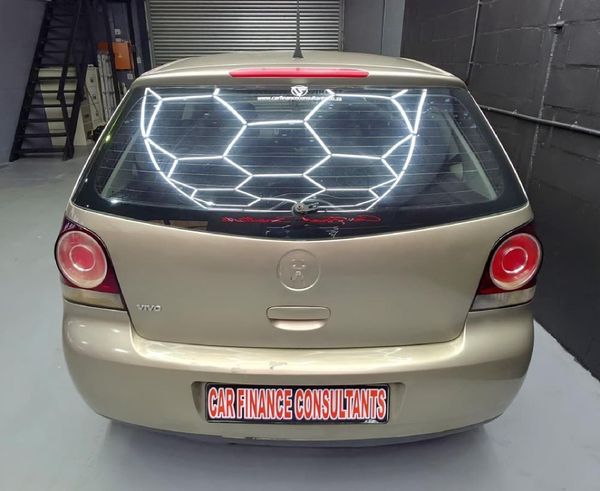 2015-Volkswagen-Polo-Vivo-GP-14-Trendline-5-dr image:9