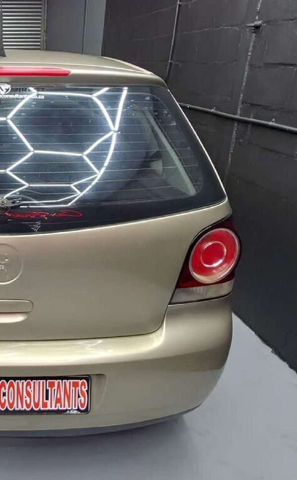 2015-Volkswagen-Polo-Vivo-GP-14-Trendline-5-dr image:10