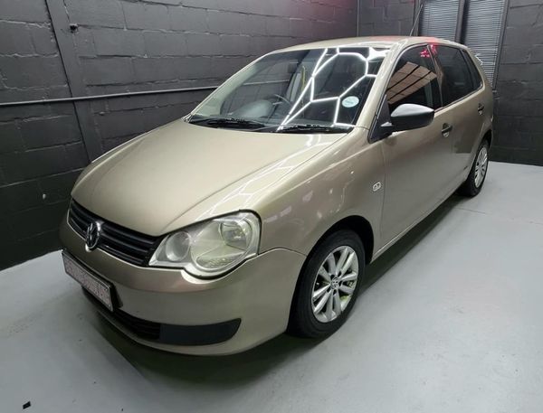 2015-Volkswagen-Polo-Vivo-GP-14-Trendline-5-dr image:1