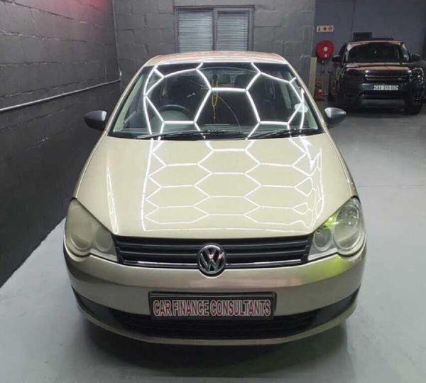2015-Volkswagen-Polo-Vivo-GP-14-Trendline-5-dr image:3
