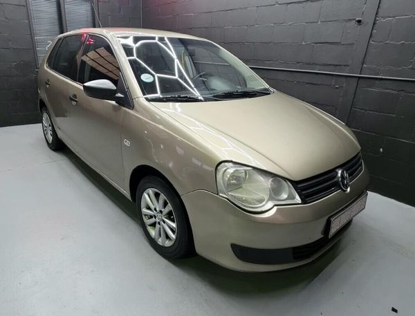2015-Volkswagen-Polo-Vivo-GP-14-Trendline-5-dr image:5
