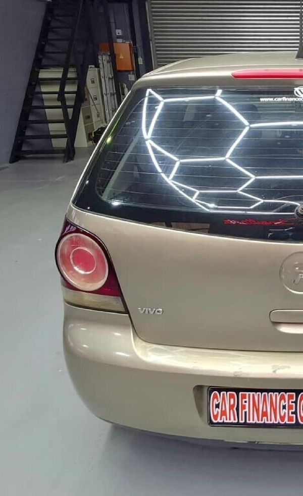 2015-Volkswagen-Polo-Vivo-GP-14-Trendline-5-dr image:8