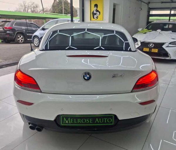 2014-BMW-Z4-sDrive20i-M-Sport-Auto image:12