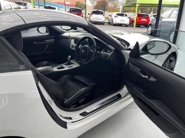 2014-BMW-Z4-sDrive20i-M-Sport-Auto image:15
